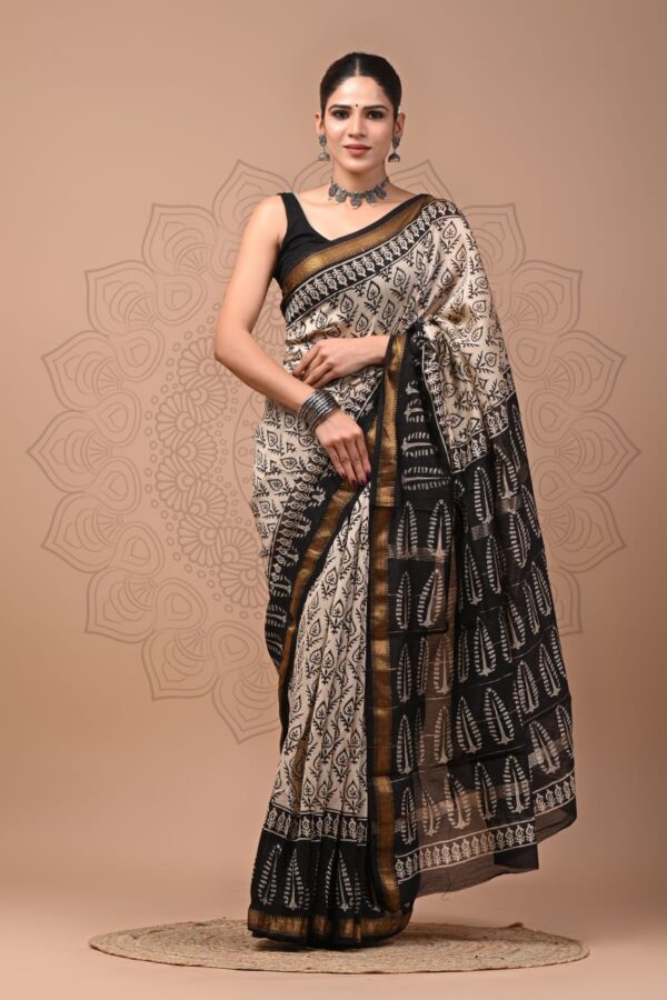 Pale Taupe Maheshwari Silk Saree