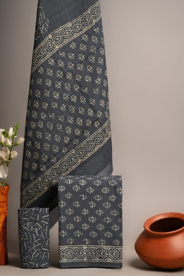 Gravel Cotton Suit With Mulmul Dupatta