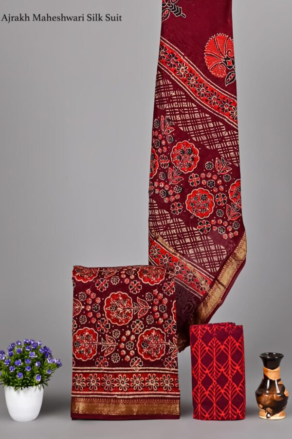 Ethnic Indian Maheshwari Silk Suit