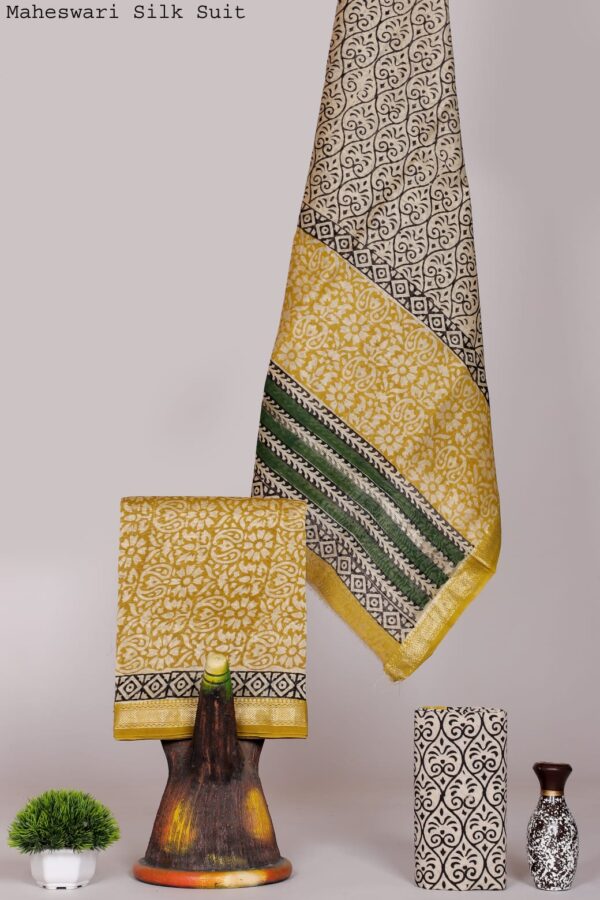 Premium Handcrafted Maheshwari Silk Suit