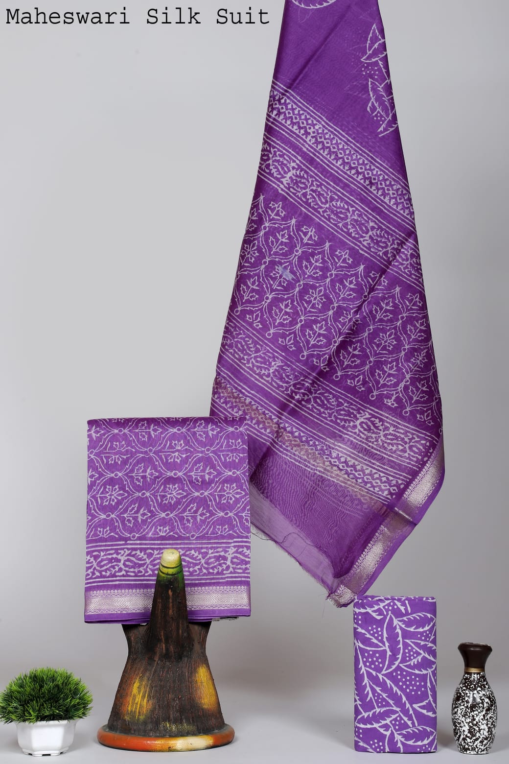 Traditional Weave Maheshwari Silk Suit Fabric