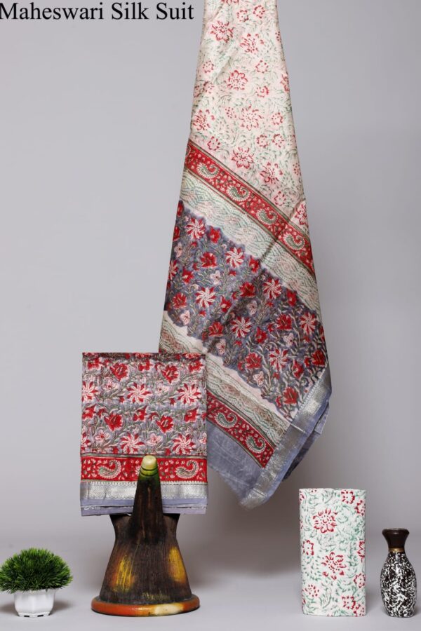 Elegant Maheshwari Silk Unstitched Suit Set