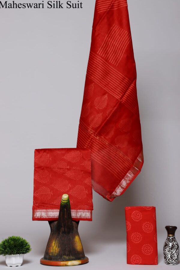 Handwoven Bagru Print Maheshwari Silk Suit