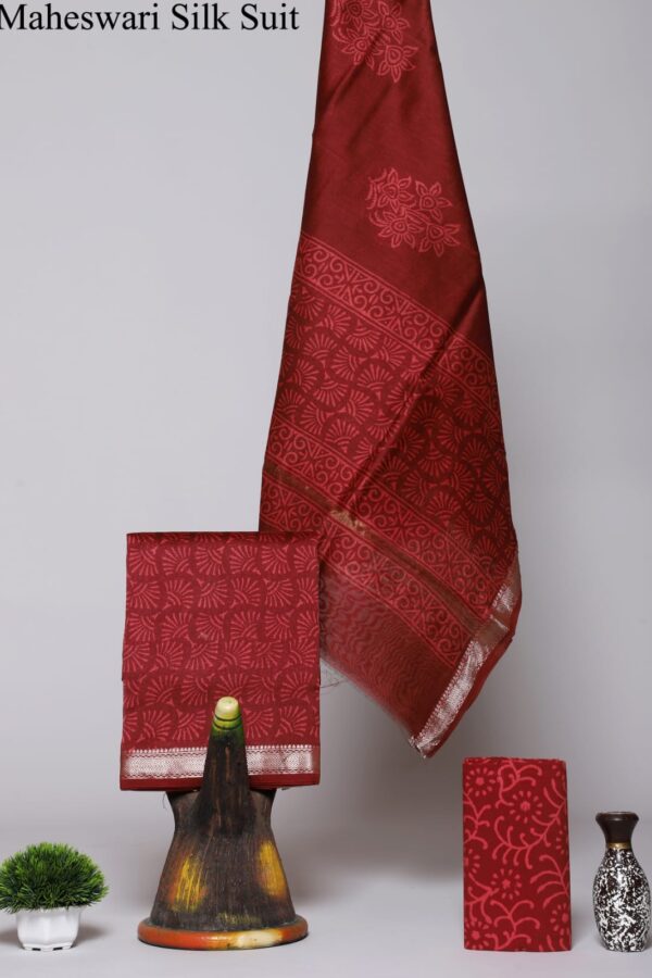 Handloom Silk Maheshwari Traditional Suit