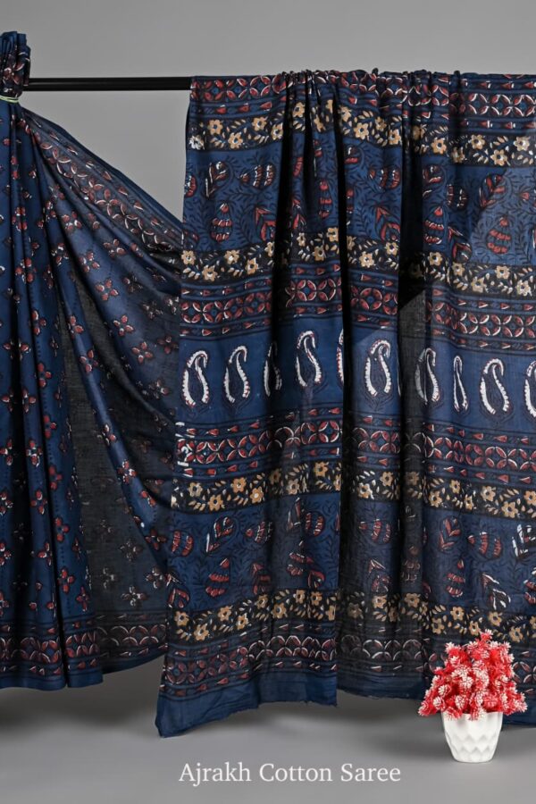 Jahota Cotton Saree with Floral Motifs