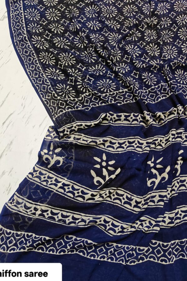 Ethnic Artisan Print Saree