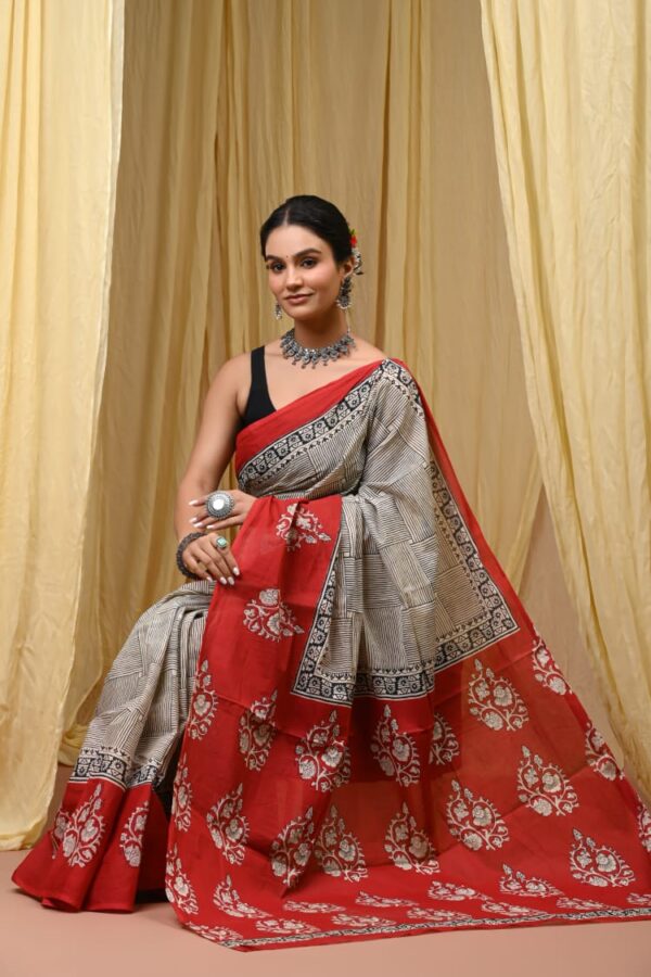 Ethnic Heritage Print Saree