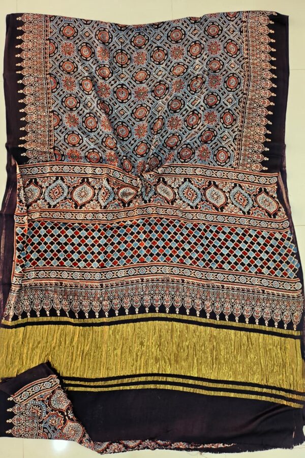 Stylish Handcrafted Silk Saree