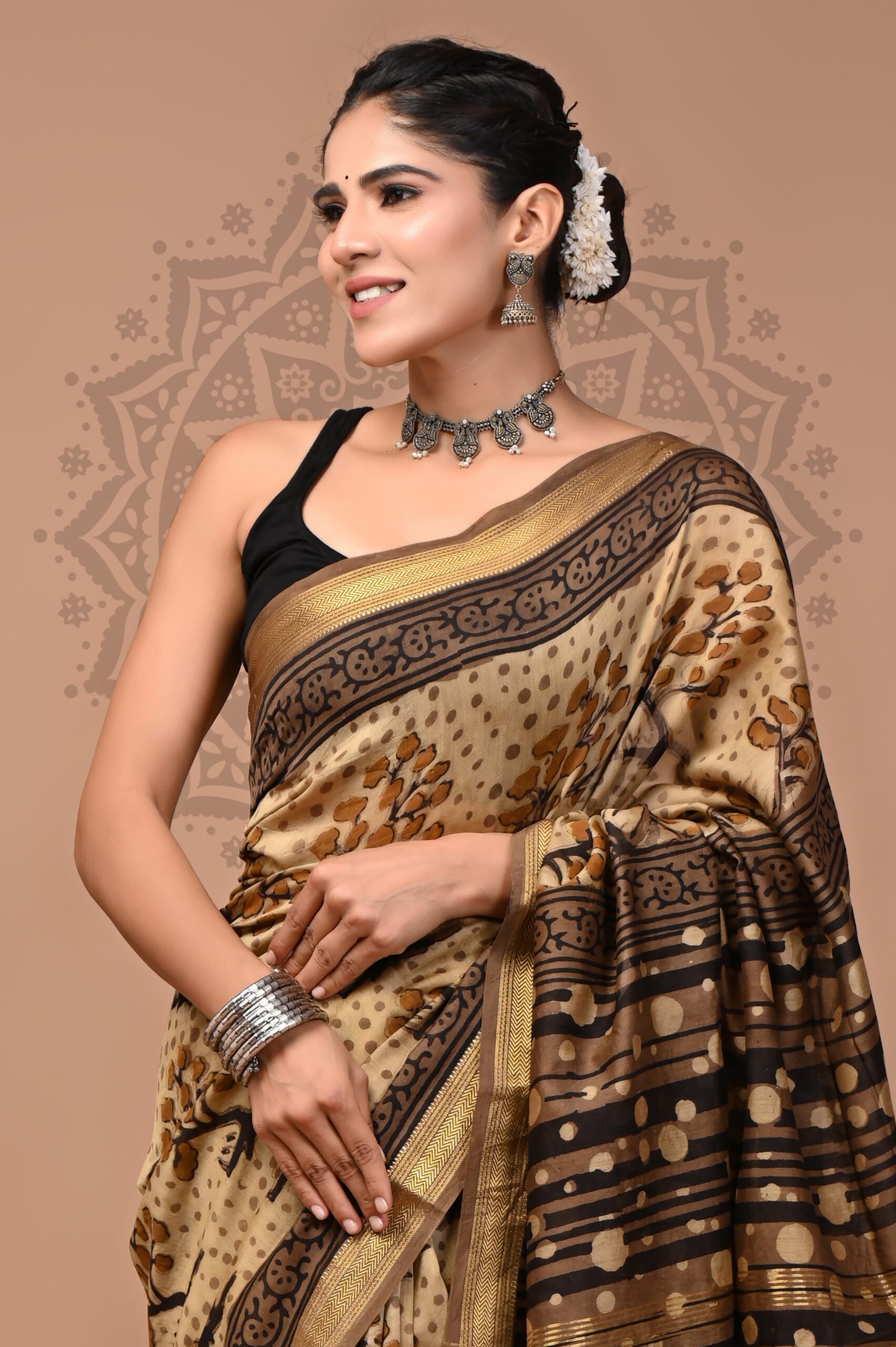 Irish Coffee Ajrakh Maheshwari Silk Saree - Image 4