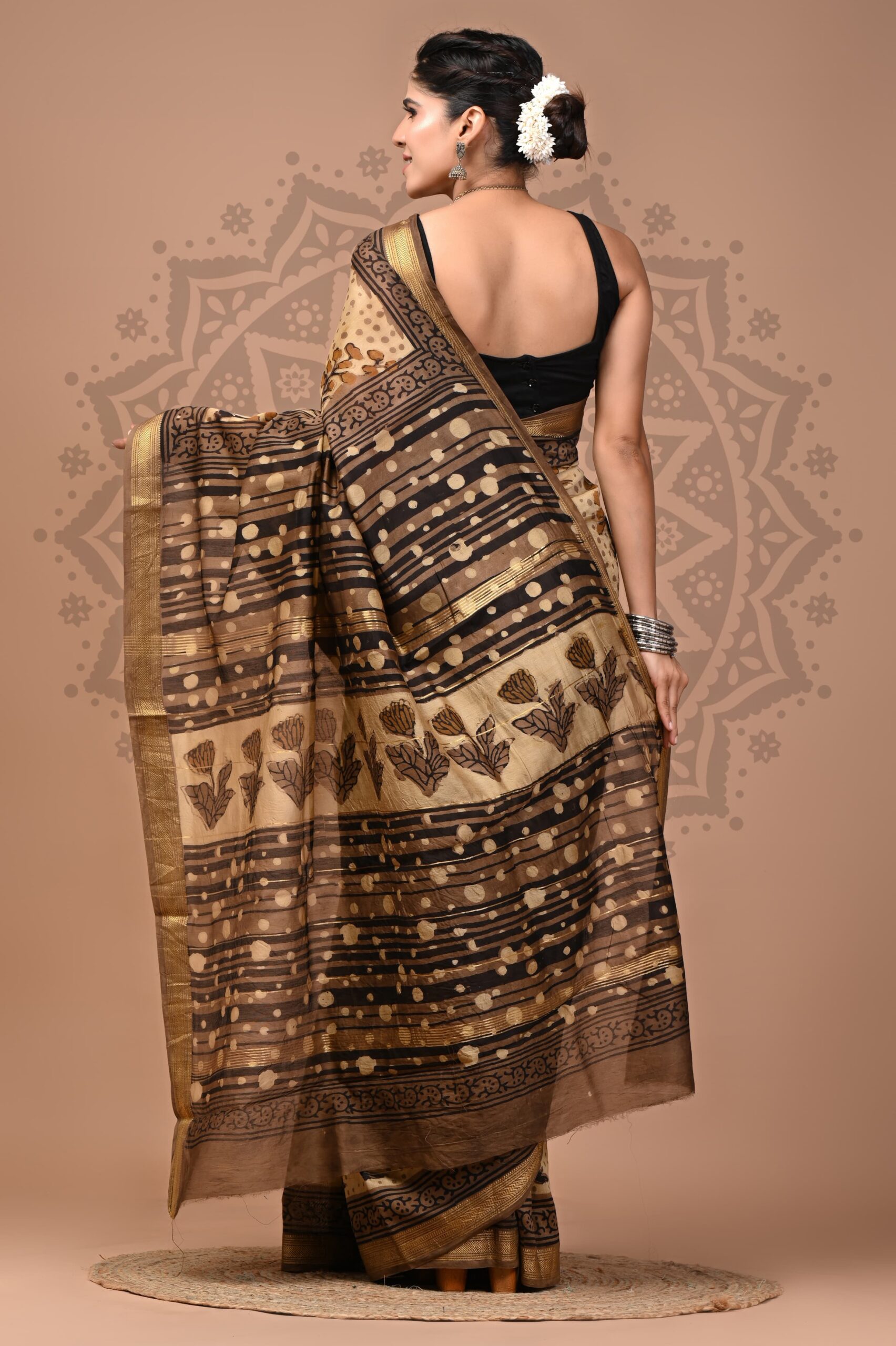 Irish Coffee Ajrakh Maheshwari Silk Saree - Image 3