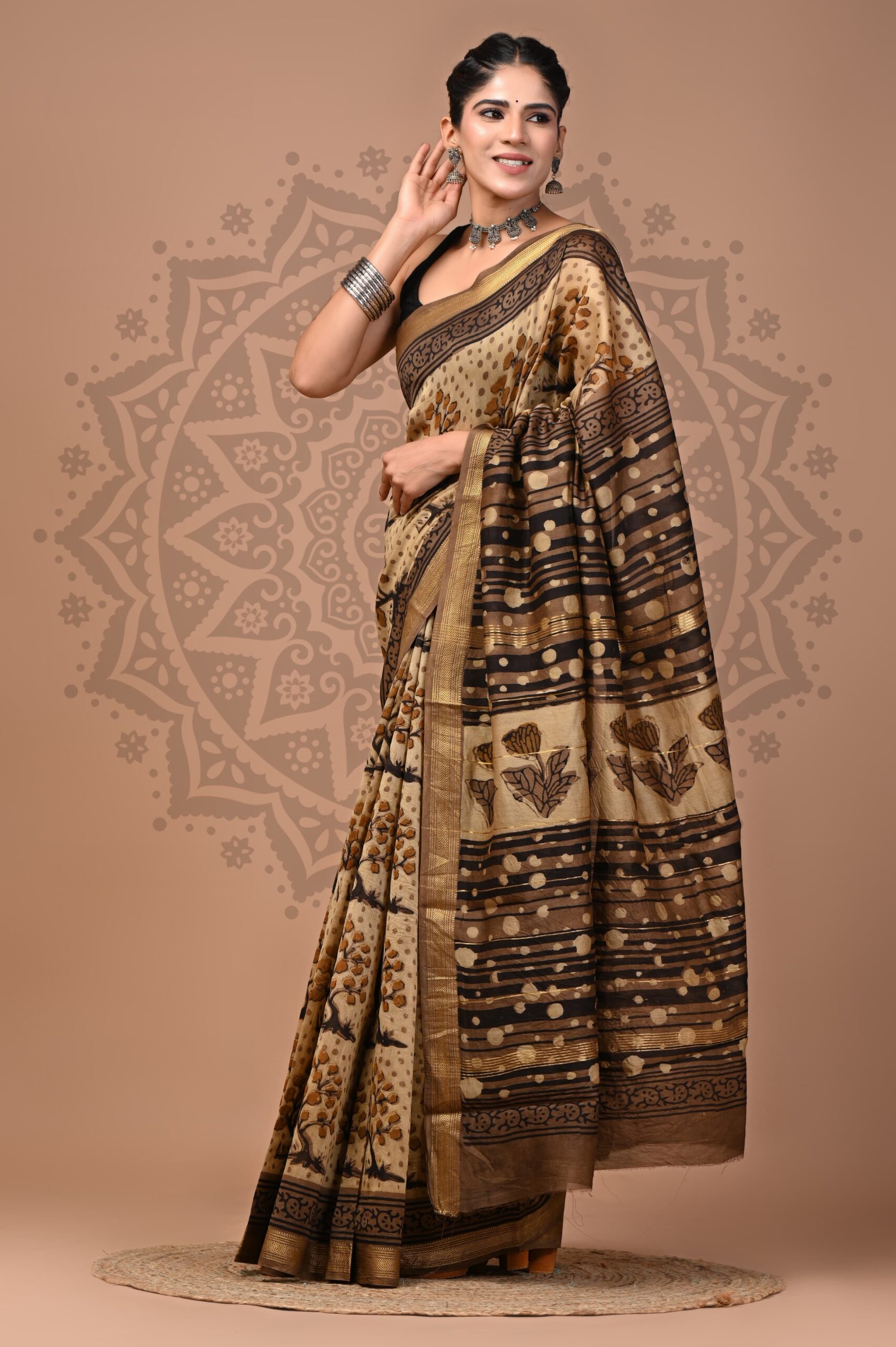 Irish Coffee Ajrakh Maheshwari Silk Saree - Image 2