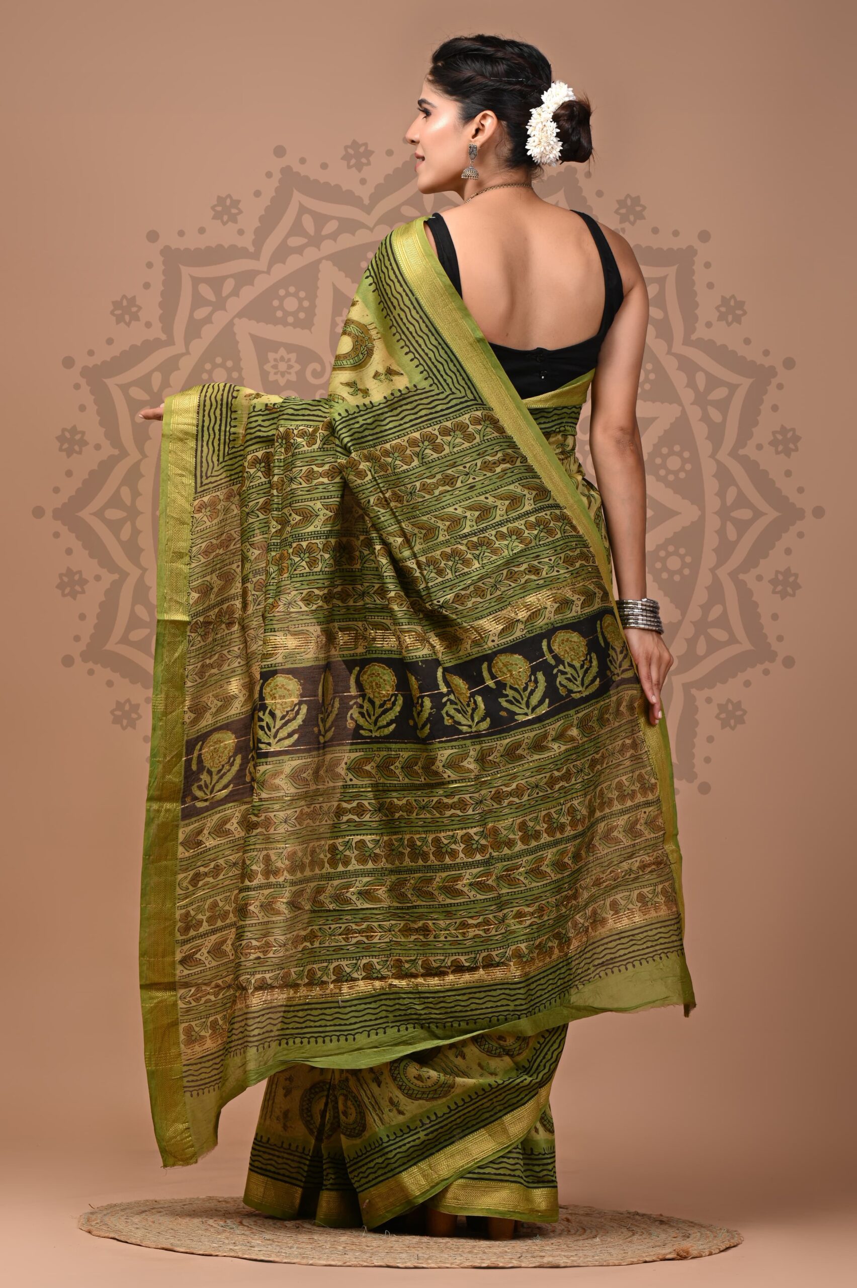 Husk Ajrakh Vanaspati Maheshwari Silk Saree - Image 4