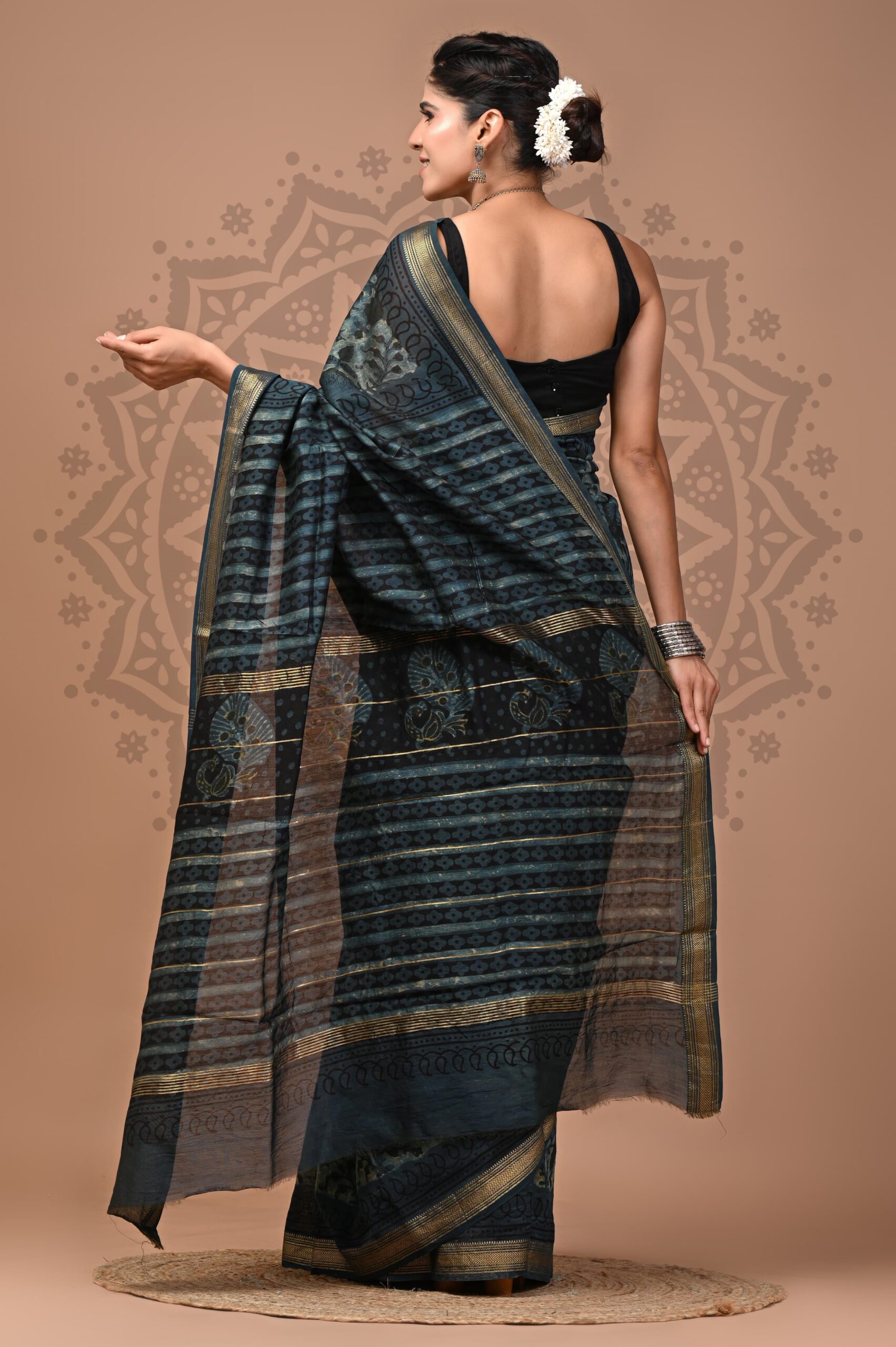 Granite Green Ajrakh Vanaspati Printed Maheshwari Silk Saree - Image 3