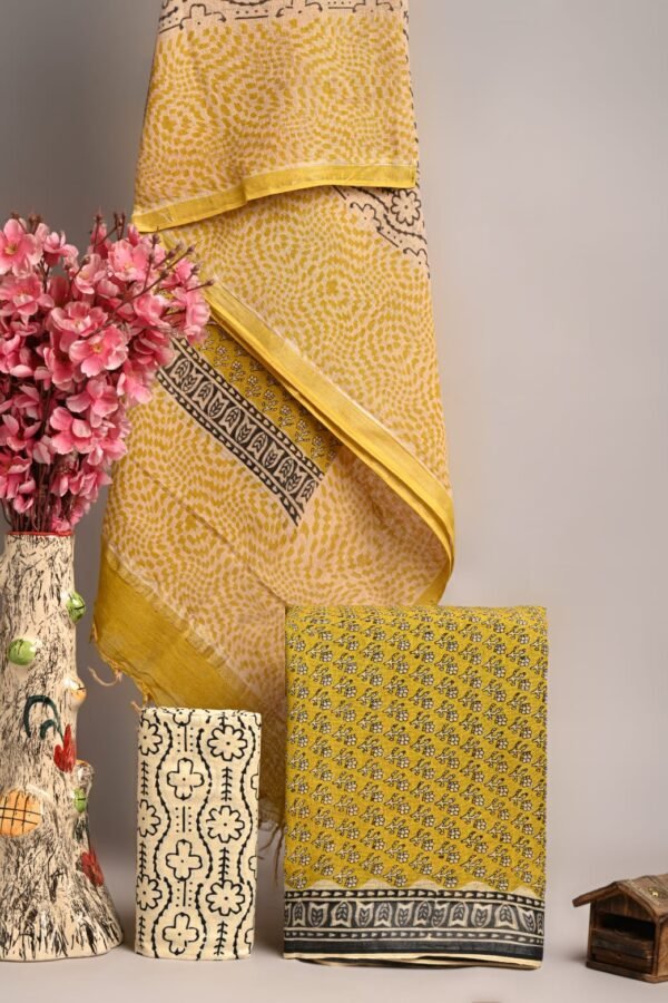 Saffron Mango Linen Cotton Small Buti - Bagru Printed